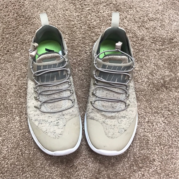 Nike - Picture 2 of 3